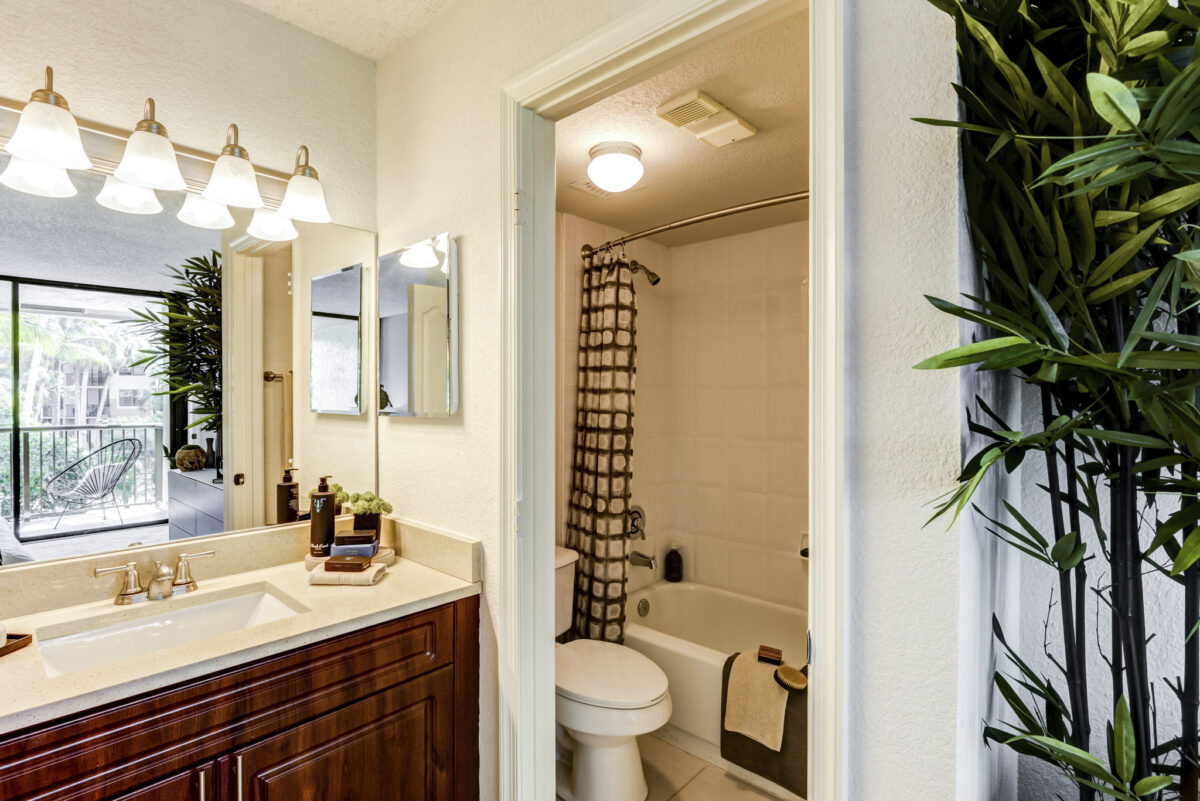 Gables Town Place Model bathroom